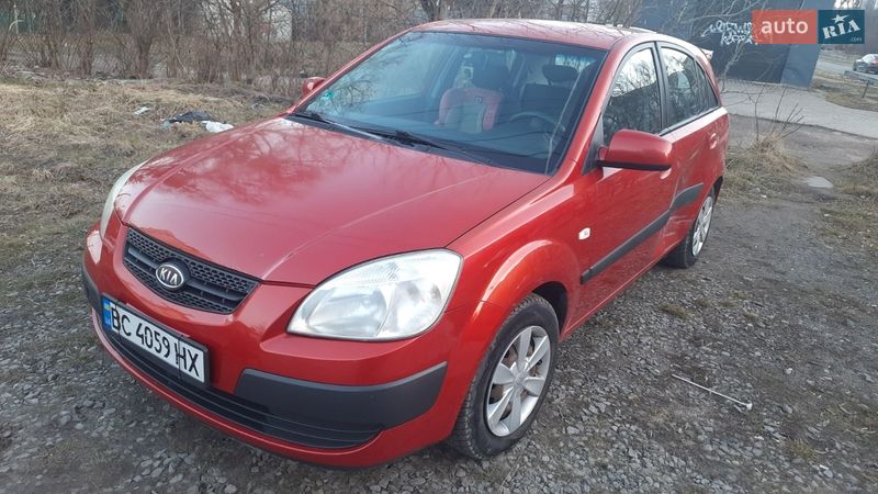 Хэтчбек Kia Rio 2006 в Львове