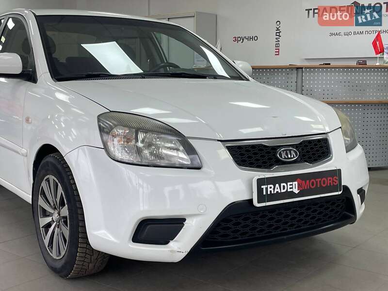 Седан Kia Rio 2010 в Киеве