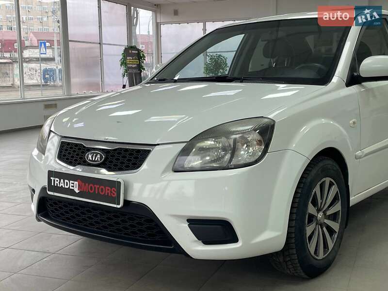 Седан Kia Rio 2010 в Киеве