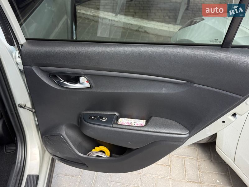Хэтчбек Kia Rio 2018 в Одессе