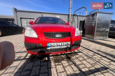 Седан Kia Rio 2008 в Ивано-Франковске