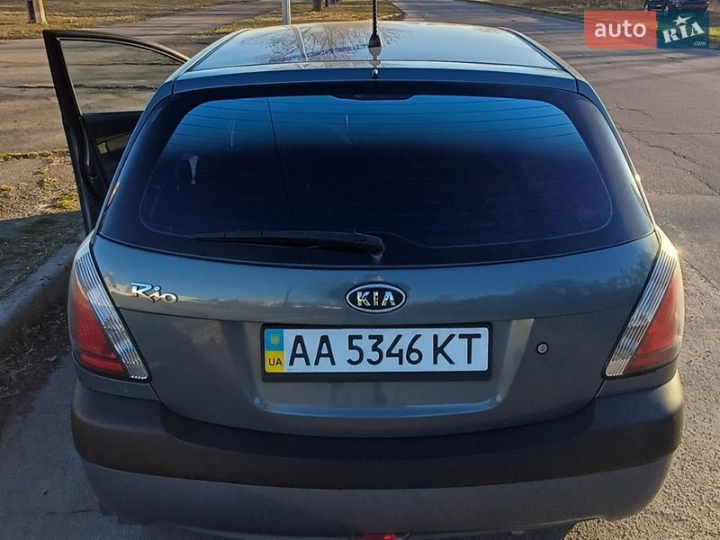 Хэтчбек Kia Rio 2008 в Киеве