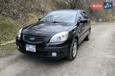 Хэтчбек Kia Rio 2009 в Ровно
