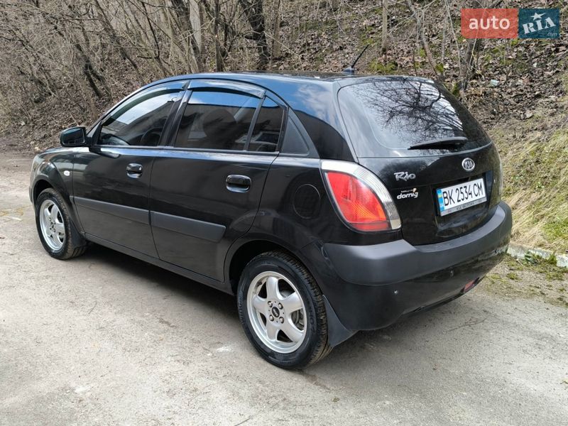 Хетчбек Kia Rio 2009 в Рівному