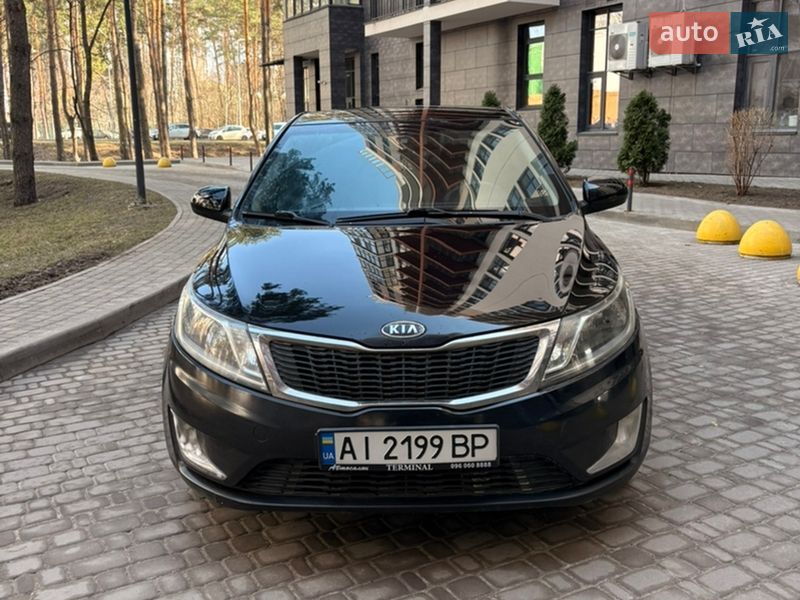 Седан Kia Rio 2013 в Киеве