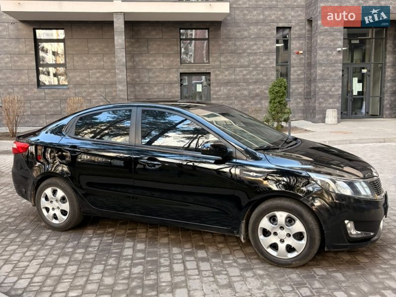 Седан Kia Rio 2013 в Киеве