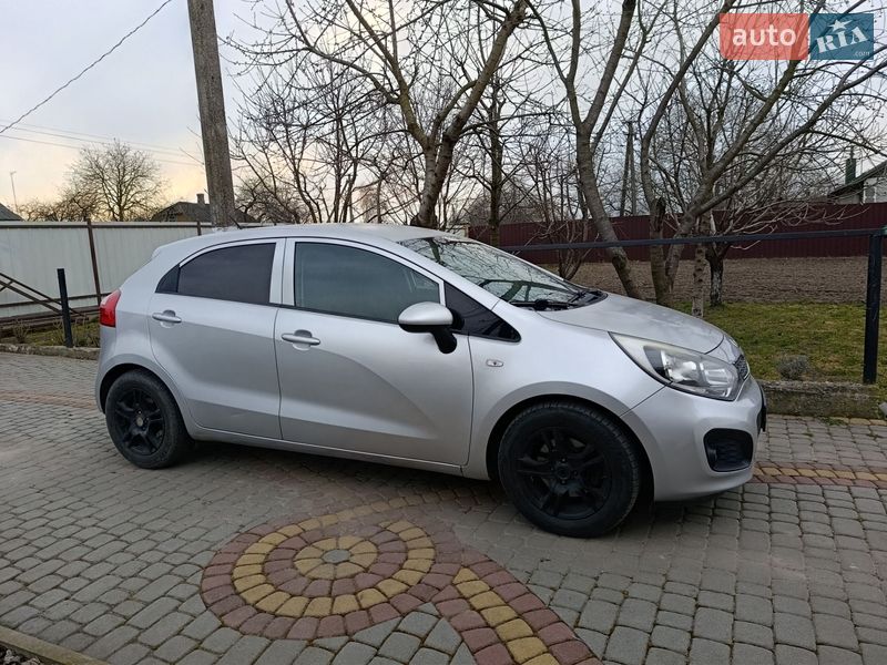 Хетчбек Kia Rio 2014 в Володимирі фото 3 Хетчбек Kia Rio 2014 в Володимирі
