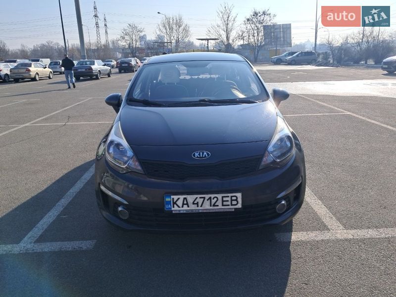 Седан Kia Rio 2017 в Киеве