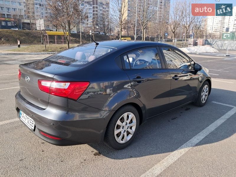 Седан Kia Rio 2017 в Киеве