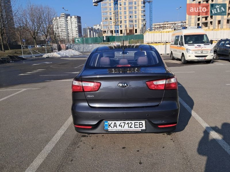 Седан Kia Rio 2017 в Киеве