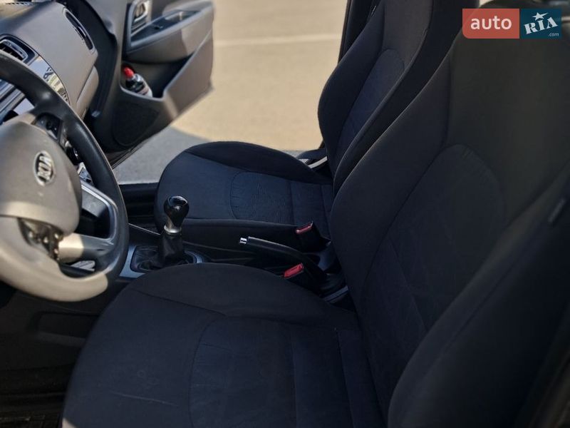 Седан Kia Rio 2017 в Киеве