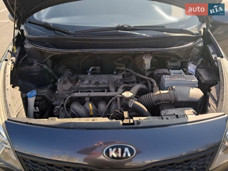 Седан Kia Rio 2017 в Киеве