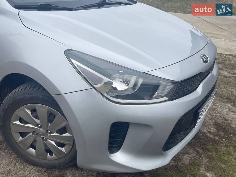 Седан Kia Rio 2017 в Зміїві