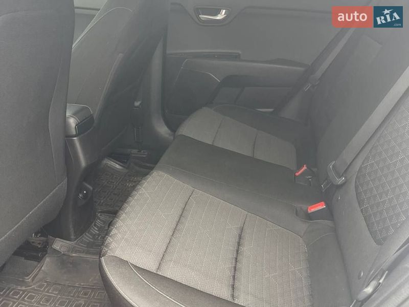 Седан Kia Rio 2017 в Зміїві