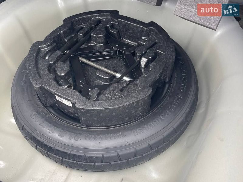 Седан Kia Rio 2017 в Зміїві