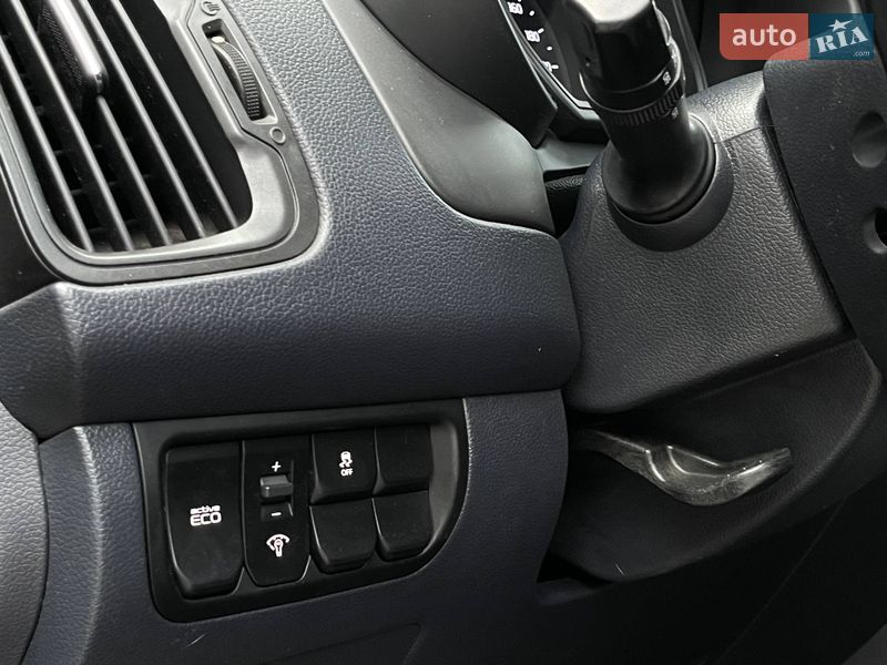 Седан Kia Rio 2015 в Николаеве