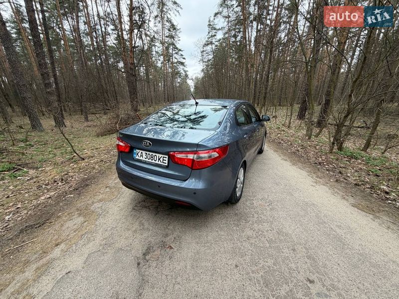Седан Kia Rio 2013 в Киеве