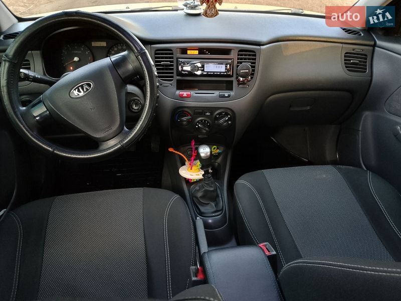 Хэтчбек Kia Rio 2008 в Ромнах фото 10 Хэтчбек Kia Rio 2008 в Ромнах