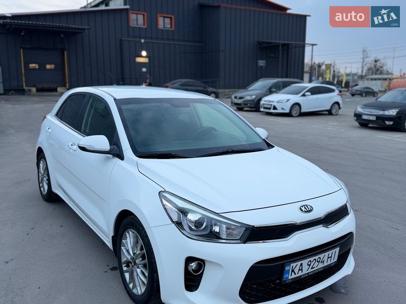 Хэтчбек Kia Rio 2017 в Киеве
