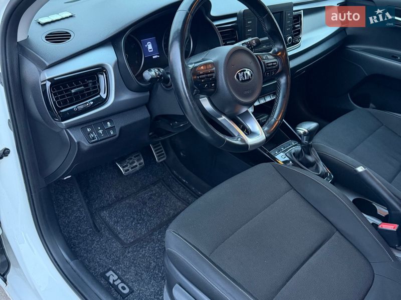 Хэтчбек Kia Rio 2017 в Киеве
