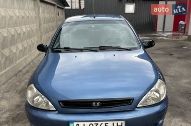 Седан Kia Rio 2002 в Вышгороде