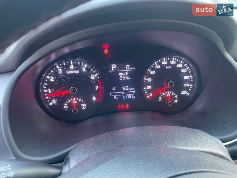 Хетчбек Kia Rio 2017 в Обухові