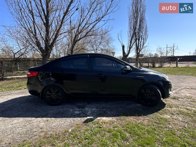 Седан Kia Rio 2013 в Києві