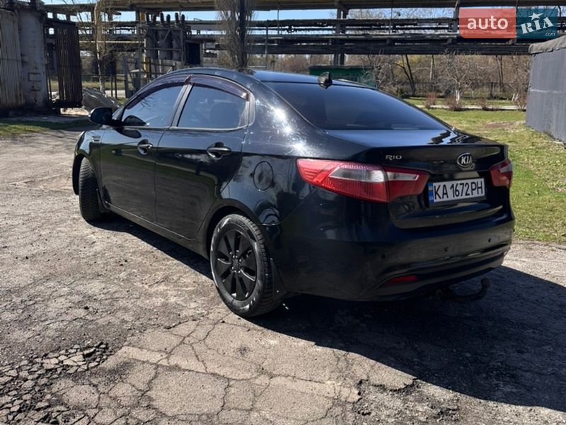 Седан Kia Rio 2013 в Києві