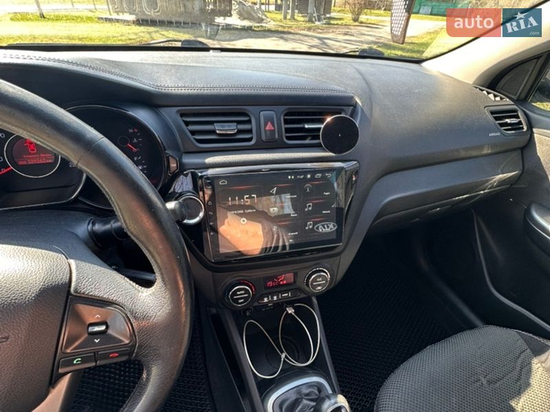 Седан Kia Rio 2013 в Києві