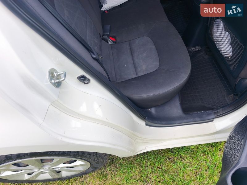 Седан Kia Rio 2015 в Харькове