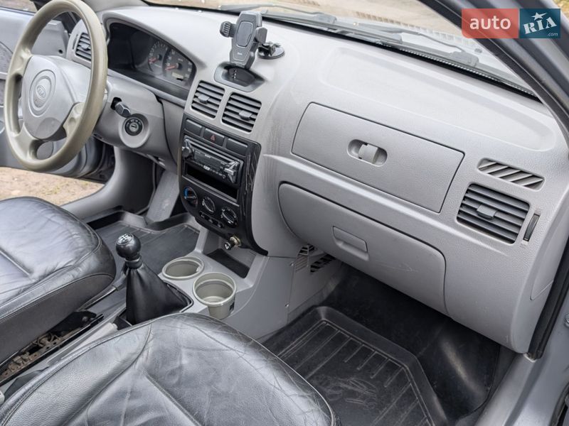 Седан Kia Rio 2004 в Шепетівці фото 6 Седан Kia Rio 2004 в Шепетівці