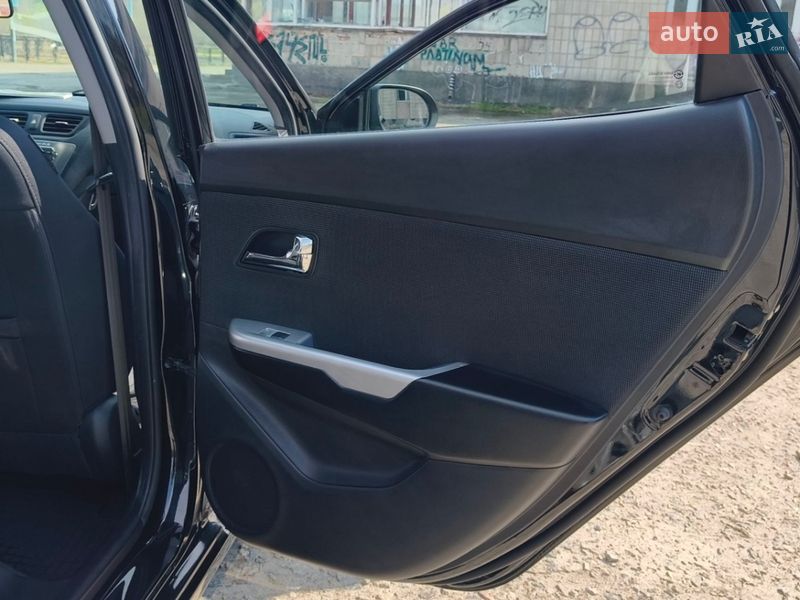 Хетчбек Kia Rio 2013 в Києві фото 52 Хетчбек Kia Rio 2013 в Києві