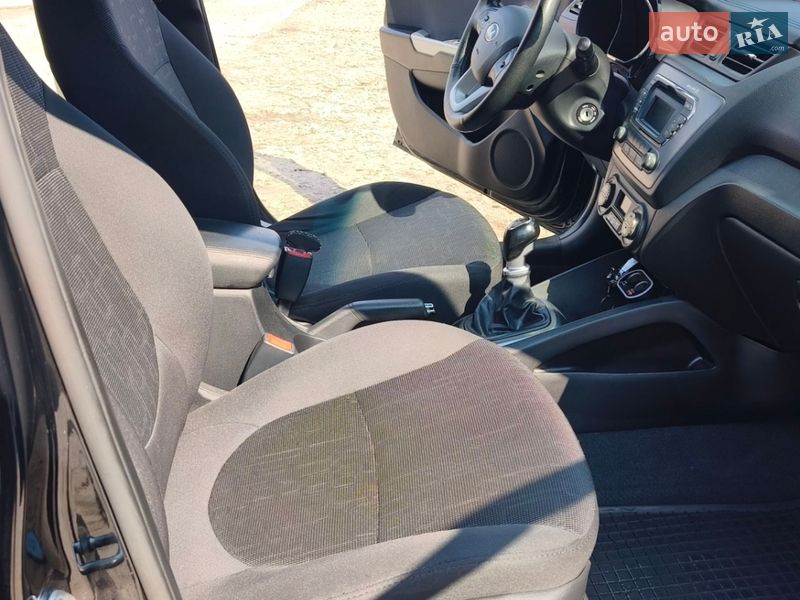 Хетчбек Kia Rio 2013 в Києві фото 50 Хетчбек Kia Rio 2013 в Києві