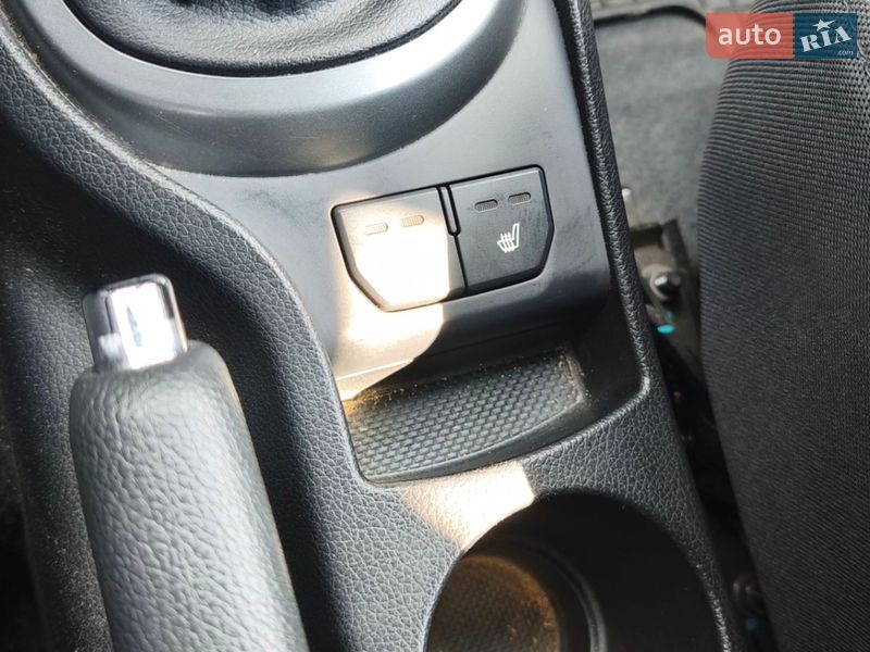 Хетчбек Kia Rio 2013 в Києві фото 57 Хетчбек Kia Rio 2013 в Києві