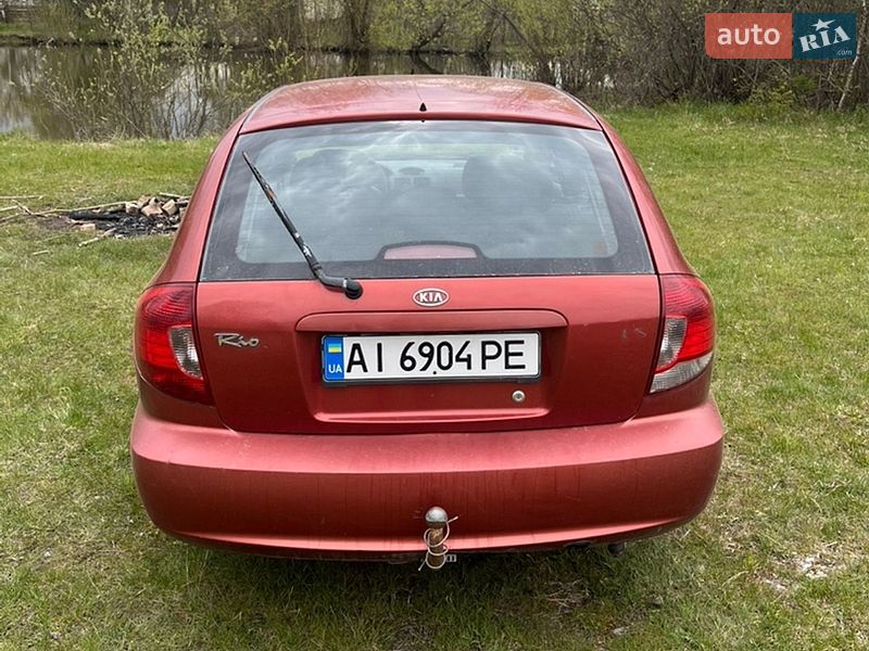 Универсал Kia Rio 2003 в Довбыше