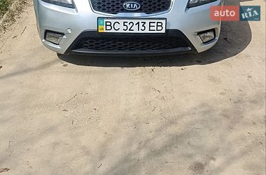 Седан Kia Rio 2011 в Жовкві