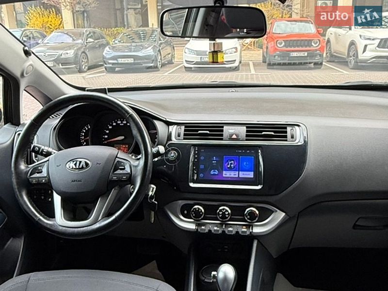 Хэтчбек Kia Rio 2016 в Софиевской Борщаговке