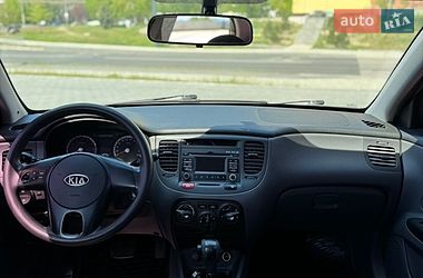 Седан Kia Rio 2011 в Днепре