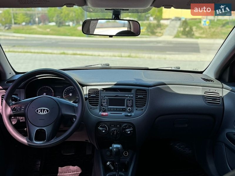 Седан Kia Rio 2011 в Днепре
