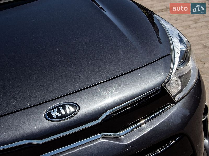 Хэтчбек Kia Rio 2017 в Львове