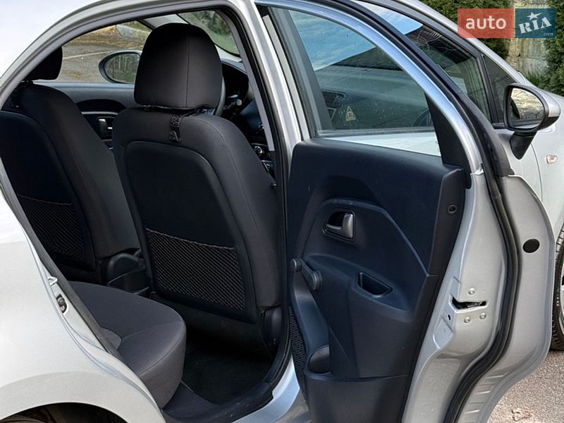 Хэтчбек Kia Rio 2011 в Бородянке