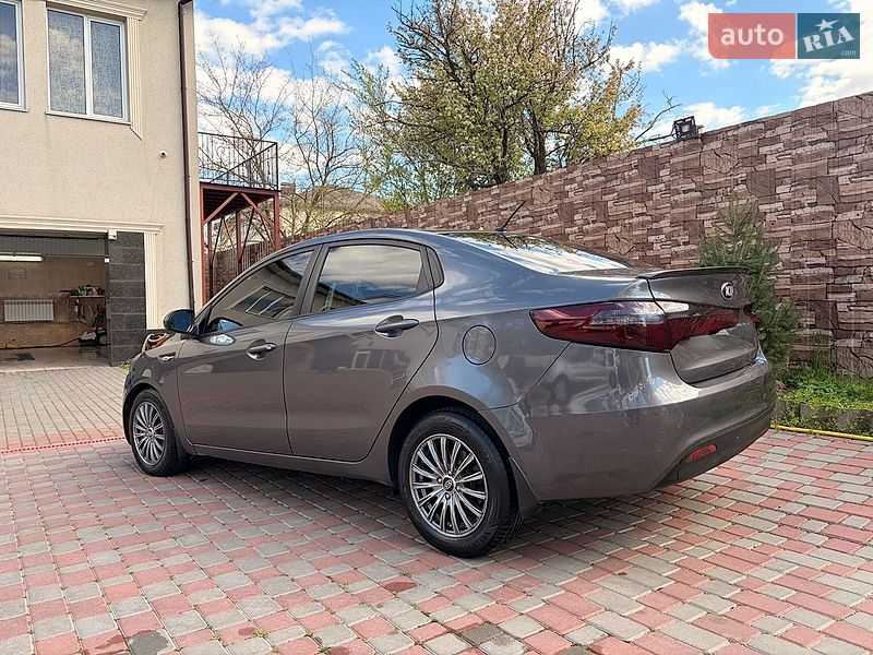 Седан Kia Rio 2014 в Николаеве