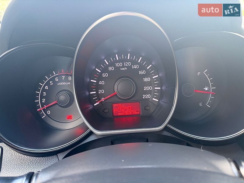 Седан Kia Rio 2014 в Николаеве