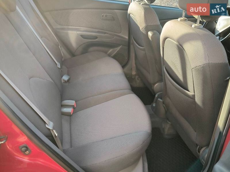 Хетчбек Kia Rio 2007 в Дунаївцях