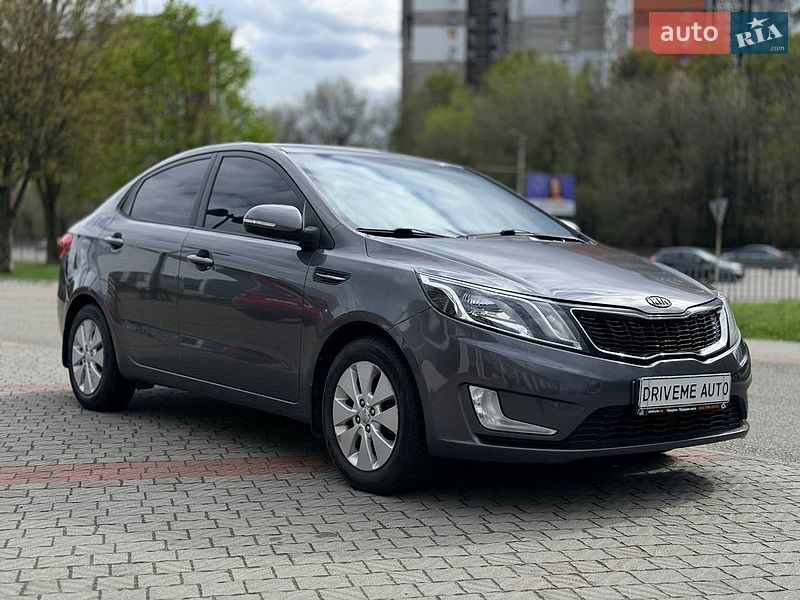 Седан Kia Rio 2012 в Днепре