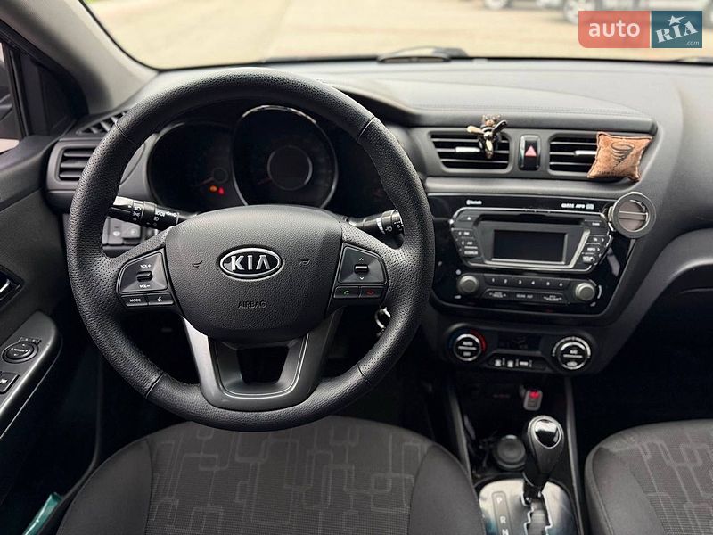 Седан Kia Rio 2012 в Днепре