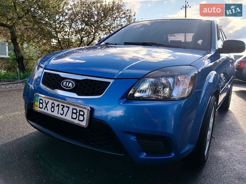 Седан Kia Rio 2010 в Хмельницком
