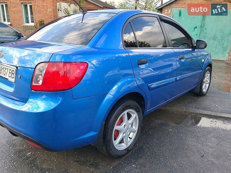 Седан Kia Rio 2010 в Хмельницком