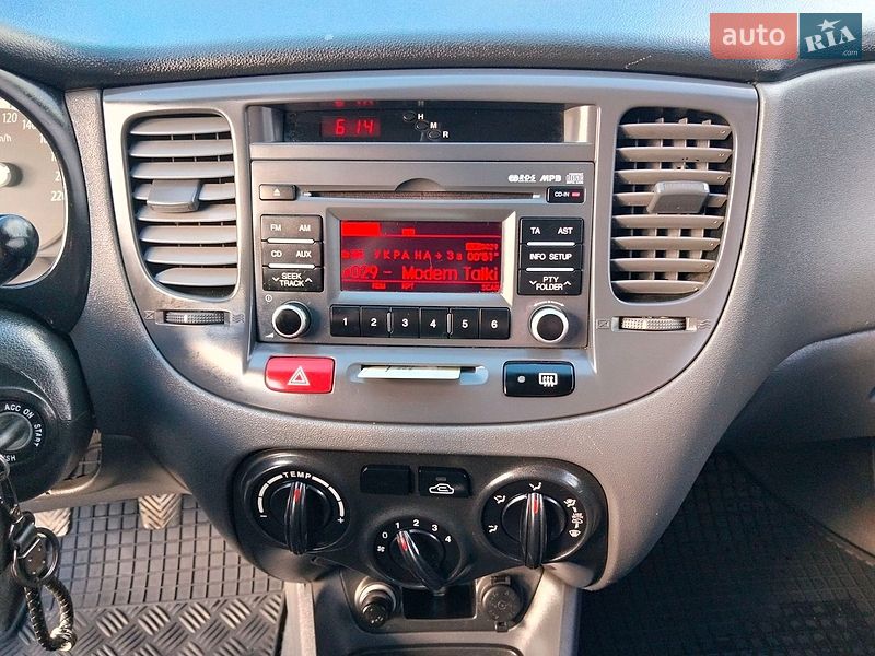 Седан Kia Rio 2010 в Хмельницком