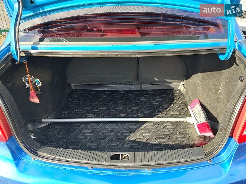 Седан Kia Rio 2010 в Хмельницком